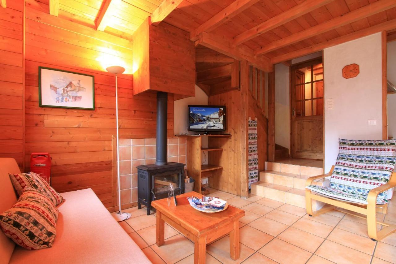 Le Gouroun Hameau Des Chazals Nevache Hautes Alpes Exterior photo