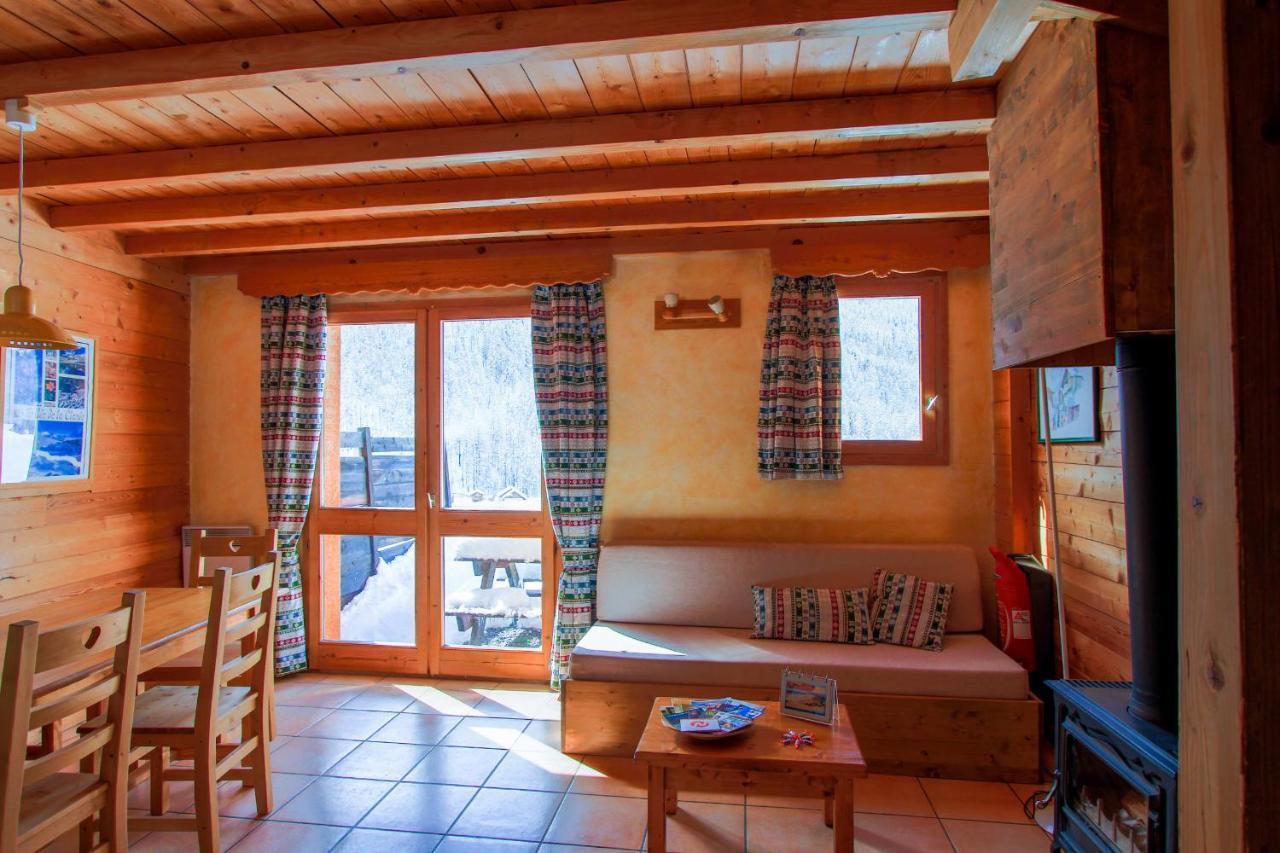Le Gouroun Hameau Des Chazals Nevache Hautes Alpes Exterior photo