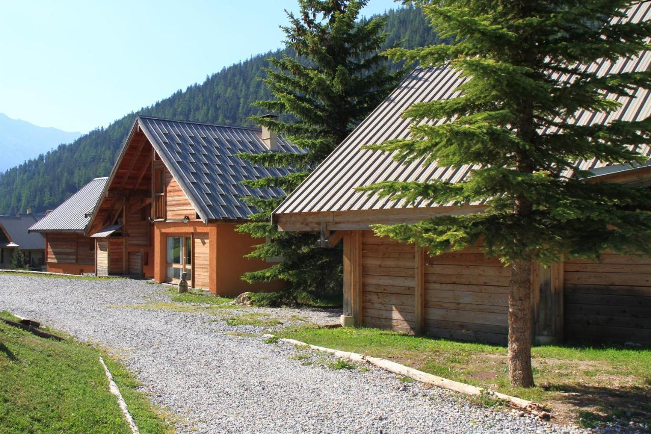 Le Gouroun Hameau Des Chazals Nevache Hautes Alpes Exterior photo